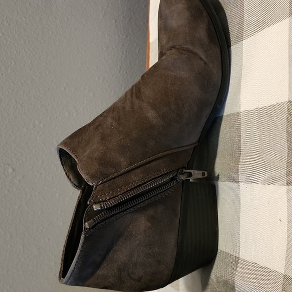 Booties - Picture 3 of 4